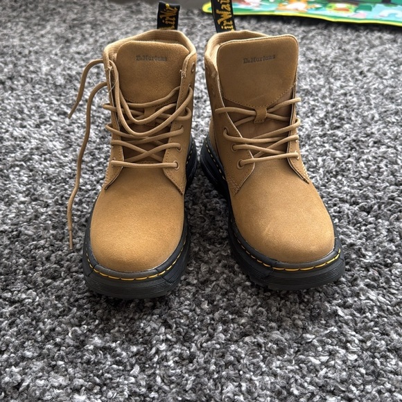 Dr. Martens Crewson Chukka Suede Boots in Savannah Tan - Picture 2 of 11